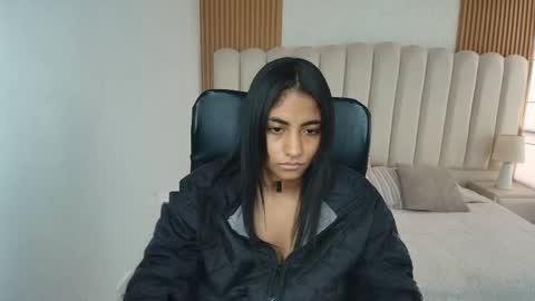 shanelle online show from May 11, 4:04 pm
