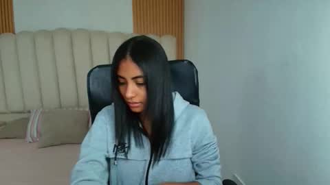 shanelle online show from February 19, 3:17 am