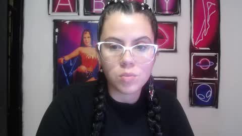 Shanell Moore online show from December 11, 4:31 pm