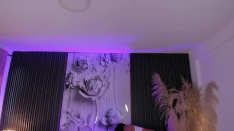ShaniaDaniels online show from May 18, 9:43 pm