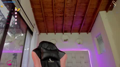 Shana online show from February 9, 10:11 pm