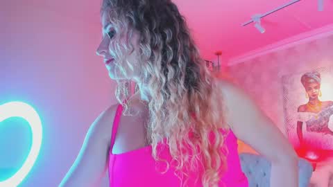 Shantal online show from April 5, 11:20 am