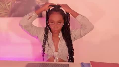 Shantall Miller online show from February 8, 5:00 am