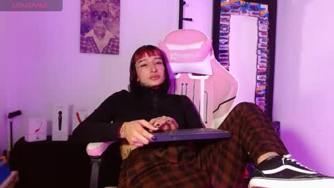 sharaross1 online show from May 16, 9:03 pm