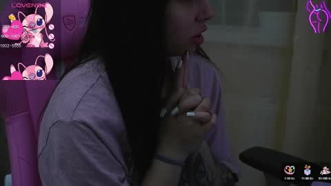 Snapshot of sharkgirl_ chatting on January 8, 2:25 pm Miley online show from January 8, 2:25 pm