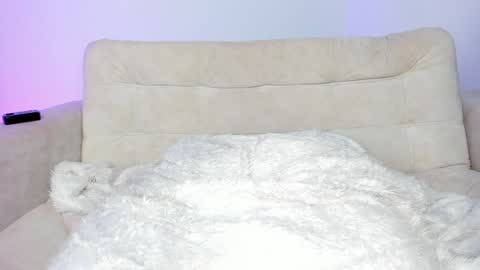 Hi fiends ---- I usually start online from Monday to Friday from 1000 am Saturdays and Sundays at 600 am Colombia time online show from December 24, 12:55 am