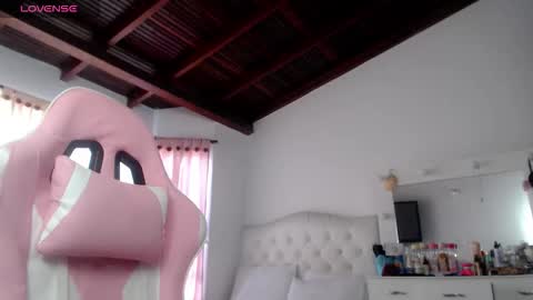 sharlotte  online show from December 18, 8:46 pm