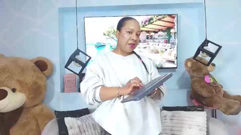 Sharon Noa online show from May 25, 2:49 pm