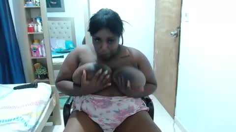 sharonevans1 online show from March 17, 5:44 am