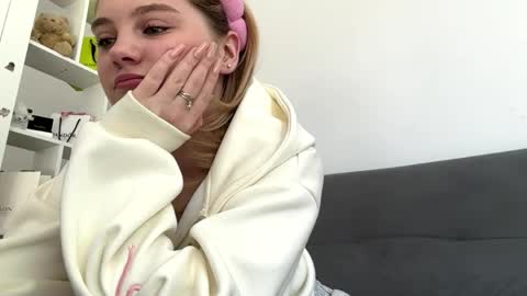 Delia online show from April 5, 12:37 pm