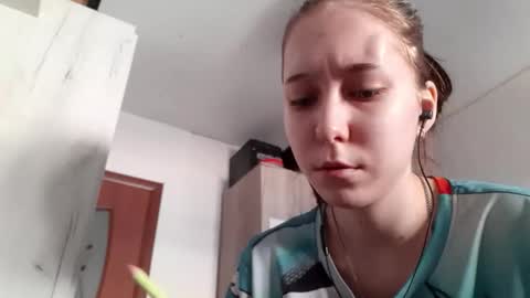 Annette online show from March 10, 11:25 am