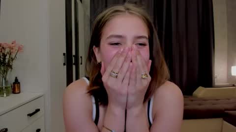 shawty__mariaa online show from September 19, 5:12 pm