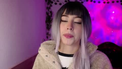 Shayla 3 online show from December 18, 11:37 am