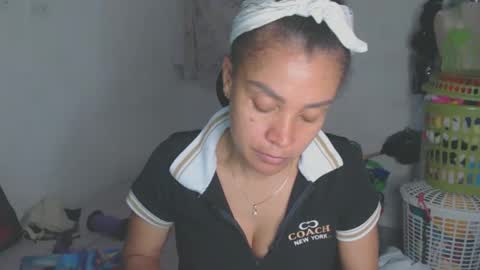 Shayna online show from May 17, 3:49 am