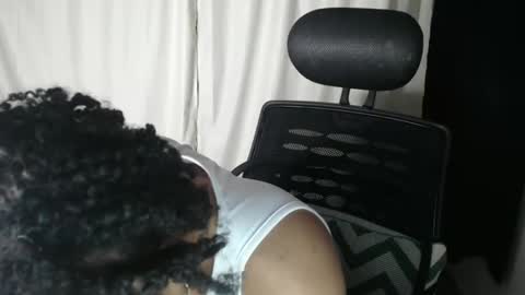 Shayna online show from December 15, 4:51 am