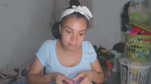 Shayna online show from May 18, 3:49 am