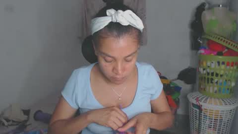 Shayna online show from May 18, 4:07 am