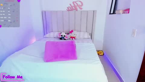 Danna   online show from December 13, 3:05 am
