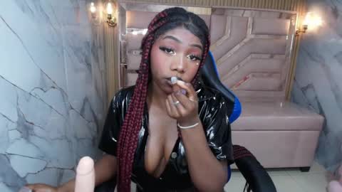 Shelly online show from May 25, 8:30 pm
