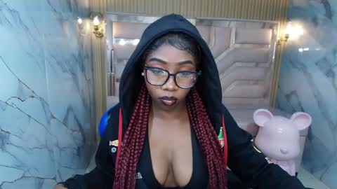 Shelly online show from May 27, 1:57 am