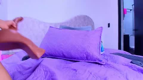 Shelsy online show from November 15, 1:01 pm