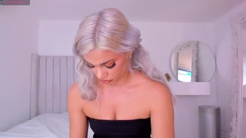 shelynna_azzul online show from December 9, 7:39 pm