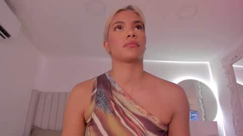 shelynna_azzul online show from January 2, 8:24 pm