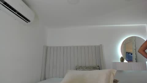 shelynna_azzul online show from January 16, 7:41 pm