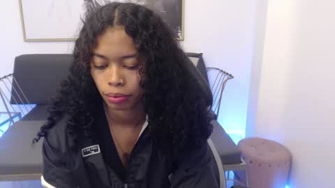 Shenna online show from December 2, 1:01 pm