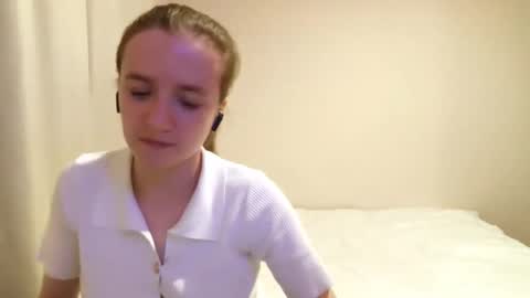 Jolyn online show from September 18, 4:49 pm