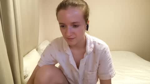 Jolyn online show from September 26, 6:27 pm
