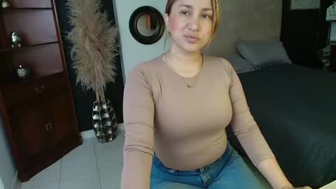 sheryl_jones online show from May 15, 12:52 pm