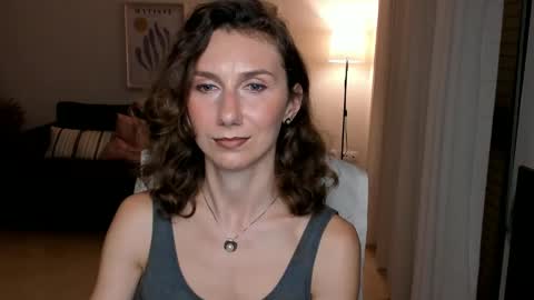 shesleepsnaked online show from January 10, 6:17 pm