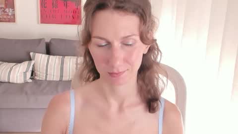 shesleepsnaked online show from October 15, 9:34 am