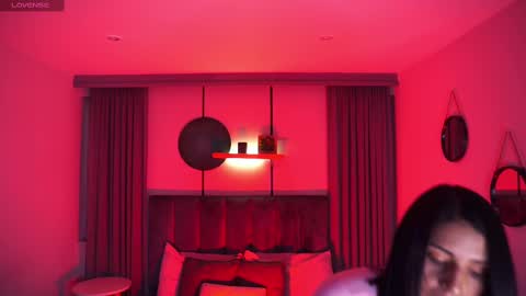 Snapshot of sheyla_hills_ chatting on February 13, 4:22 am Sheyla online show from February 13, 4:22 am