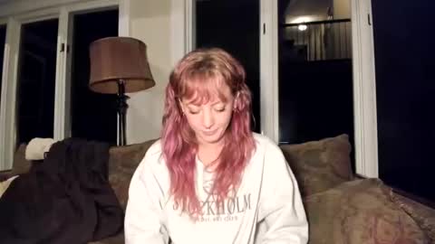 shh_itsmoon online show from October 6, 3:23 am