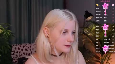 Snapshot of shinejoan chatting on October 6, 3:29 pm help me reach my first 25 thumbs up online show from October 6, 3:29 pm