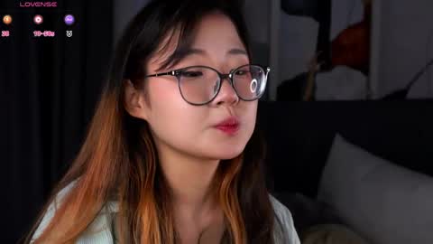 Naomi online show from May 25, 11:31 am