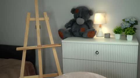 Naomi online show from March 27, 11:00 am