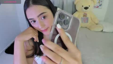 Snapshot of shy_angel4 chatting on December 3, 10:07 pm Nahomy online show from December 3, 10:07 pm