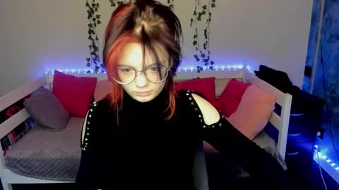 shy_elina01 online show from January 7, 10:07 am