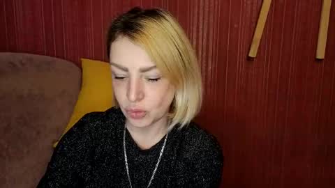 Snapshot of shy_girl80 chatting on October 28, 12:00 pm shy_girl80 online show from October 28, 12:00 pm