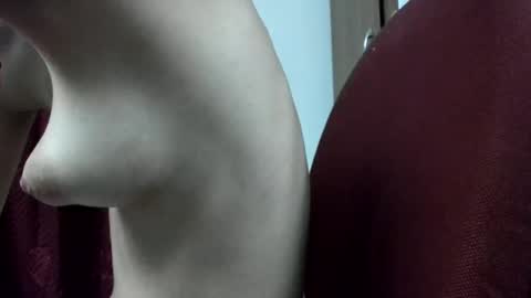 Snapshot of shy_in_bed chatting on October 1, 8:58 pm shy_in_bed online show from October 1, 8:58 pm