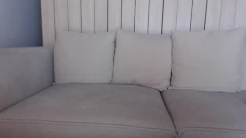 shy_schoolgirl_ online show from February 7, 9:48 pm
