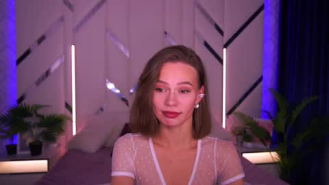 shyysiren online show from December 4, 8:49 am