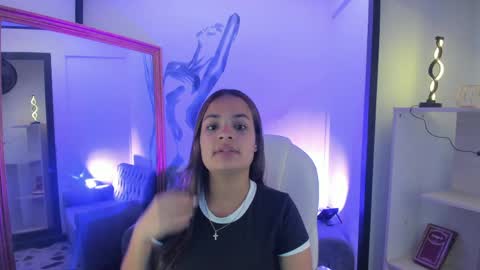 siafoxx_ online show from April 2, 11:02 pm