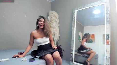 sienna_glow online show from March 2, 3:30 pm