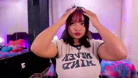 sienna_lux01 online show from July 7, 7:23 am