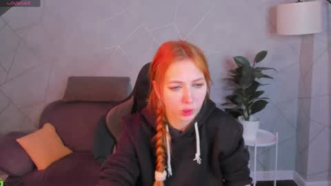 Sienna online show from April 19, 9:31 am