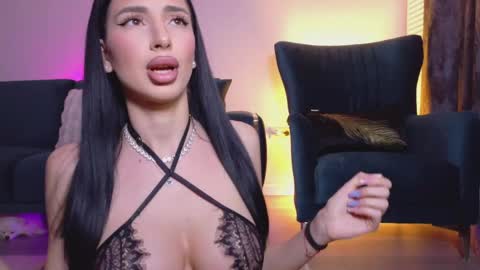 Sienna online show from May 18, 7:42 pm